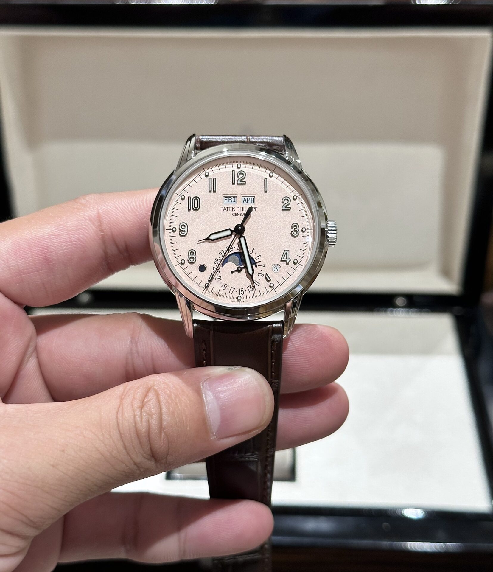 041F37E3-CDDF-81C2-D360-D63C28E9BE25.jpg Patek Philippe Replica Watch Complications 5320G Pink Dial GRF 40mm - Image 1