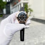 Omega High End Watch Replicas Seamaster Diver 300M Sedna? Black Rubber Strap VS Factory 42mm - Image 2
