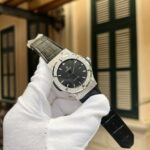 Hublot Classic Fusion Full Diamond Case Replica Watch Black HB Factory 42mm - Image 2