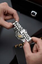 Patek Philippe Best Replica Watches Nautilus 5712 Custom Authentic Details 40mm - Image 16