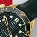 Omega Seamaster Diver 300M Replica Watches Green Dial Rubber Strap VS Factory 42mm - Image 6