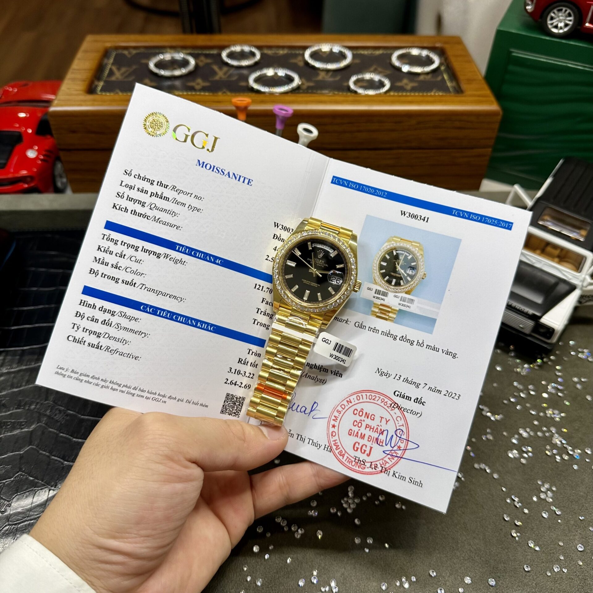 18F1423D-916D-6F90-D6E2-BF3C8B8FF2C3.jpg Rolex Day-Date Clone Watch Black Dial Moissanite Diamonds Custom 40mm - Image 1
