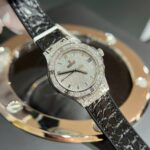 Hublot Classic Fusion Titanium Pav?? Customs Full Moissanite Diamonds High End Watch Replicas 33mm - Image 2