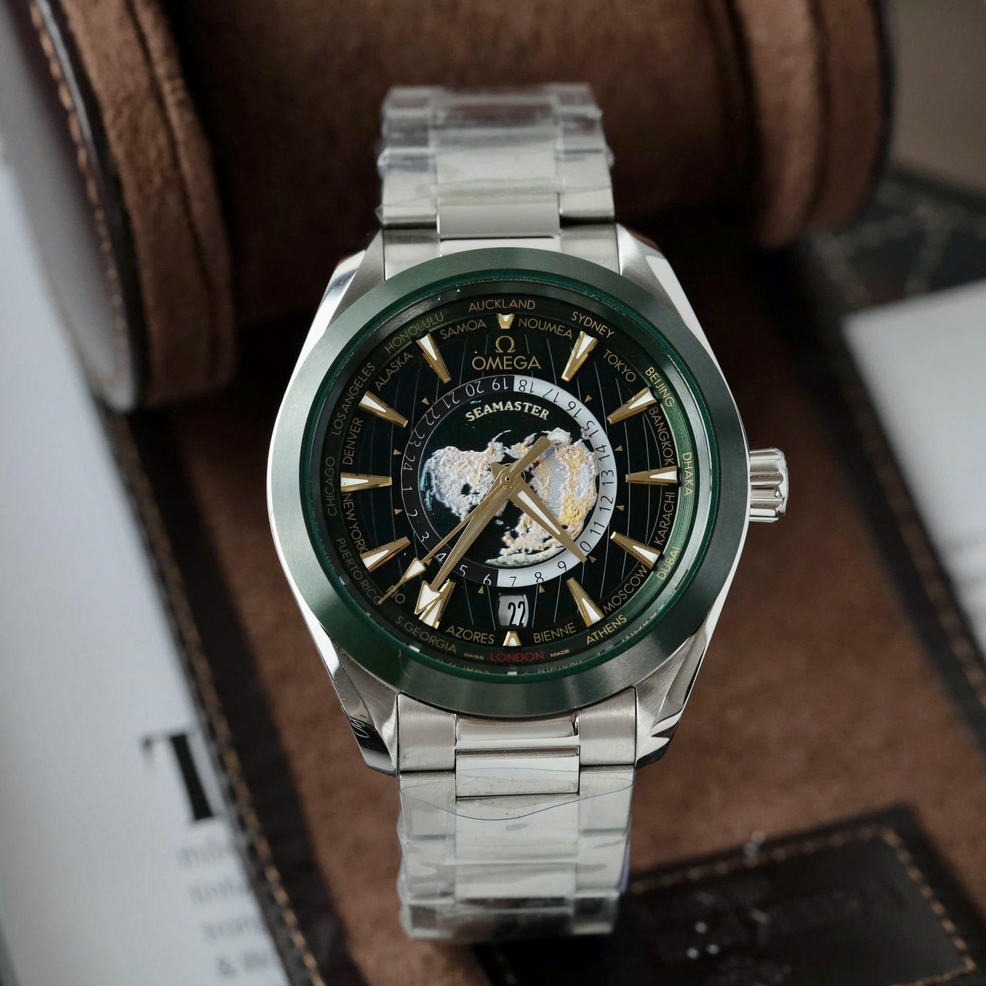 213E0DC8-969F-E271-B743-8A2717EF7D2C.jpg Omega Seamaster Replica Watch Aqua Terra Worldtimer Green Dial 43mm - Image 1