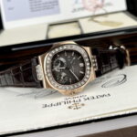 Patek Philippe Replica Watch Nautilus 5724 Gold-Wrapped With Moissanite Diamond ZF Factory 40mm - Image 3