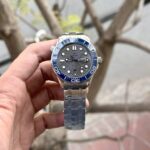 Omega Replica 11 Watch Seamaster Diver 300M Grey Dial Blue Ceramic Bezel Factory VS 42mm - Image 2