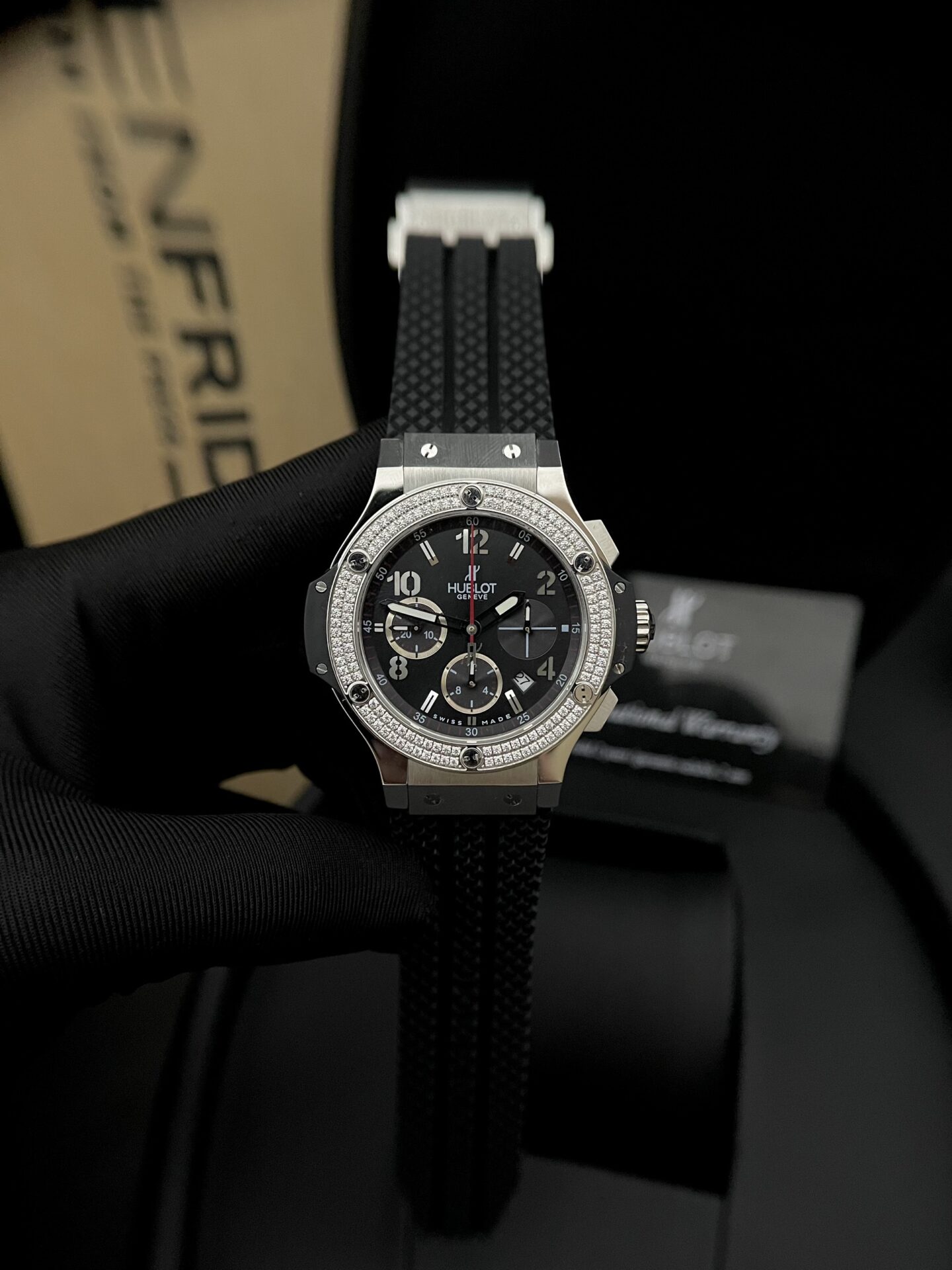 294012DC-BC24-D0A2-A00F-8FAFEE046ED6.jpg Hublot Big Bang Men s High Quality Replica Diamond Watch Rubber Strap 44mm - Image 1