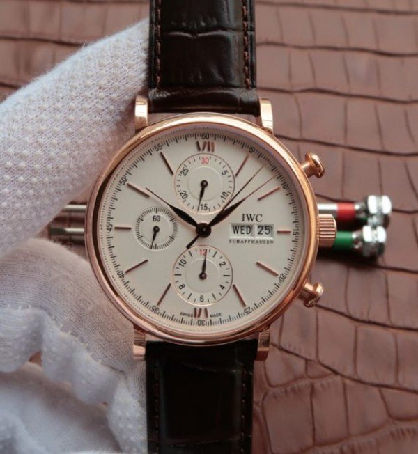 2A5BBBC1-52CD-2A8E-7357-616BB152DAD5.jpg Replica IWC Portofino Chronograph IW391020 RG White Dial - Image 1