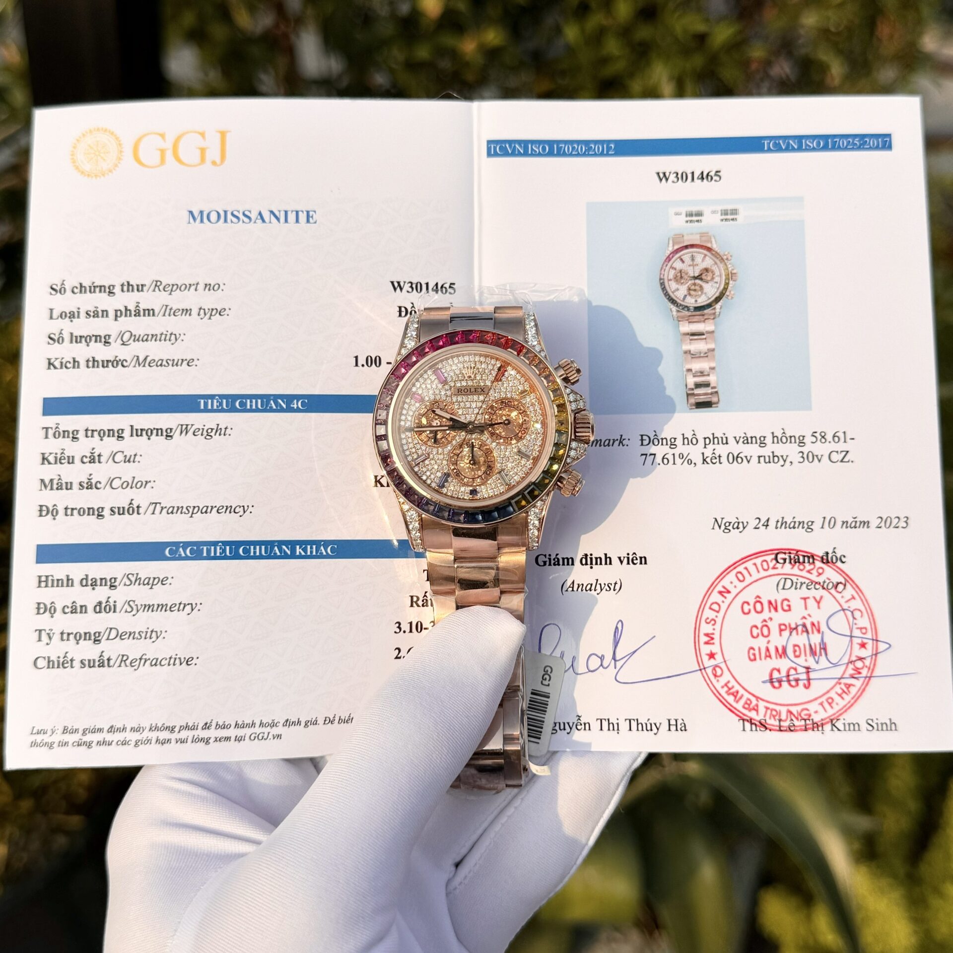 2CA901E5-2D30-5AE9-6D76-5C92FC6F2183.jpg Rolex Replica 1:1 Watch Daytona Gold Wrapped Moissanite Diamond 40mm - Image 1