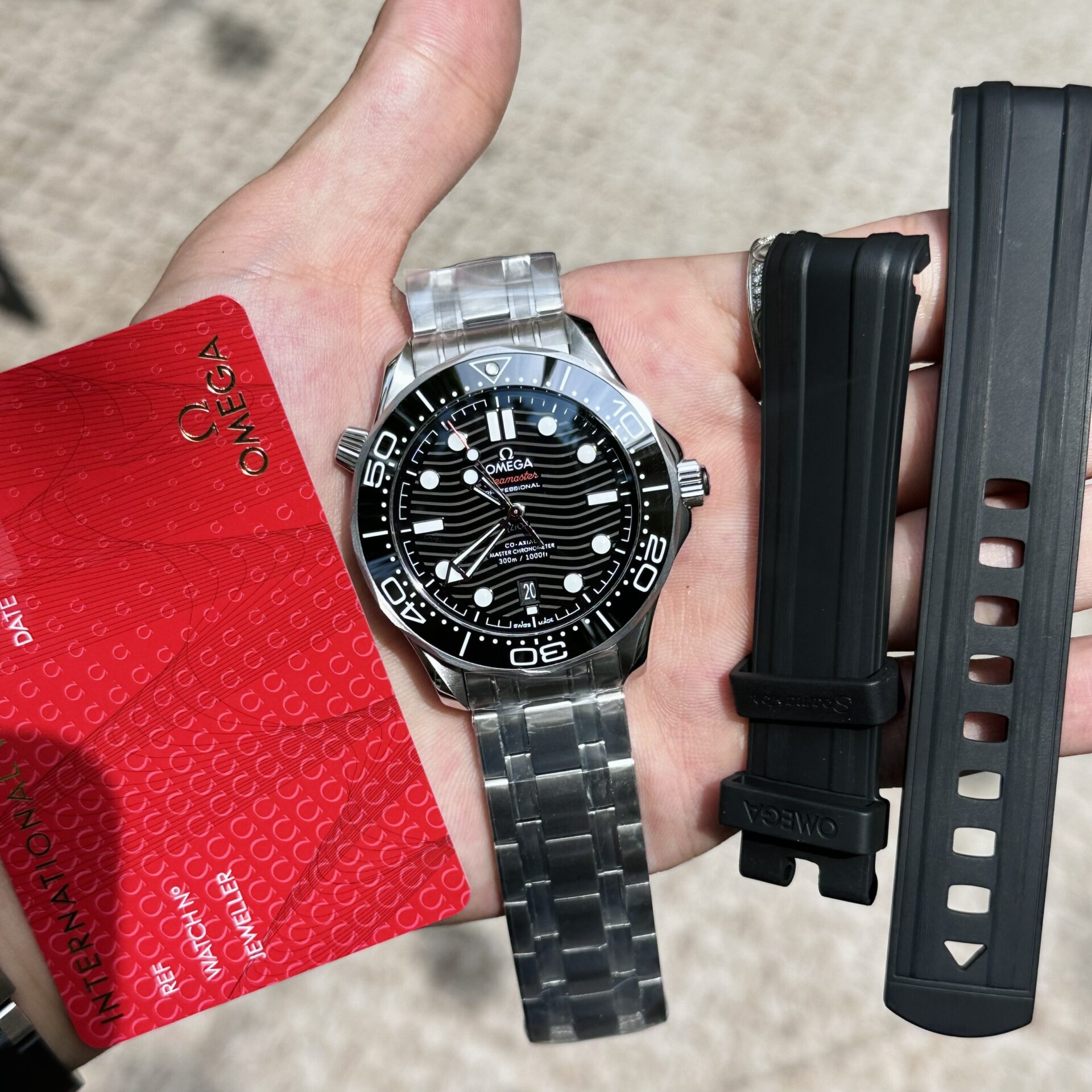 2F2935D1-9102-3379-D824-F9D488D20FF1.jpg Omega Replica 1:1 Watch Seamaster Black Dial Full Set VS Factory 42mm - Image 1