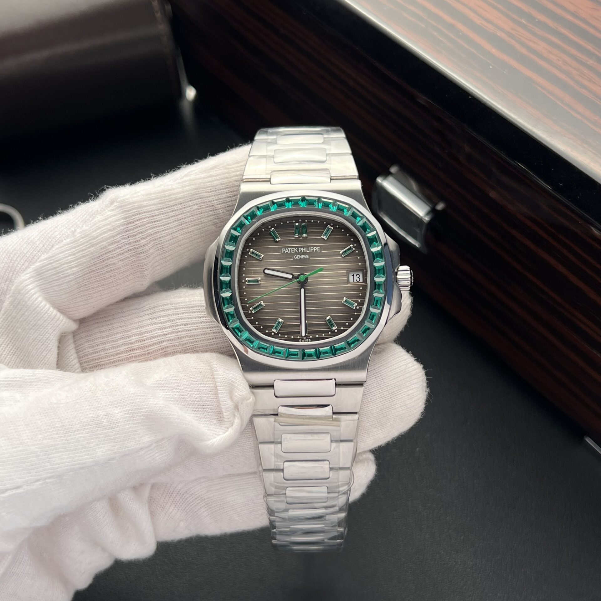 33CFEE5A-3850-C846-91F8-035ACB55BAD1.jpg Patek Philippe Replica Watch Nautilus 5723 Gray Dial Metal Wire 40mm - Image 1