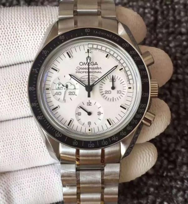 34F341AB-7A78-8450-A43B-8F96EFB3DB3E.jpg Replica Omega Speedmaster Snoopy White Dial SS Bracelet Manual Winding Chrono Movement - Image 1
