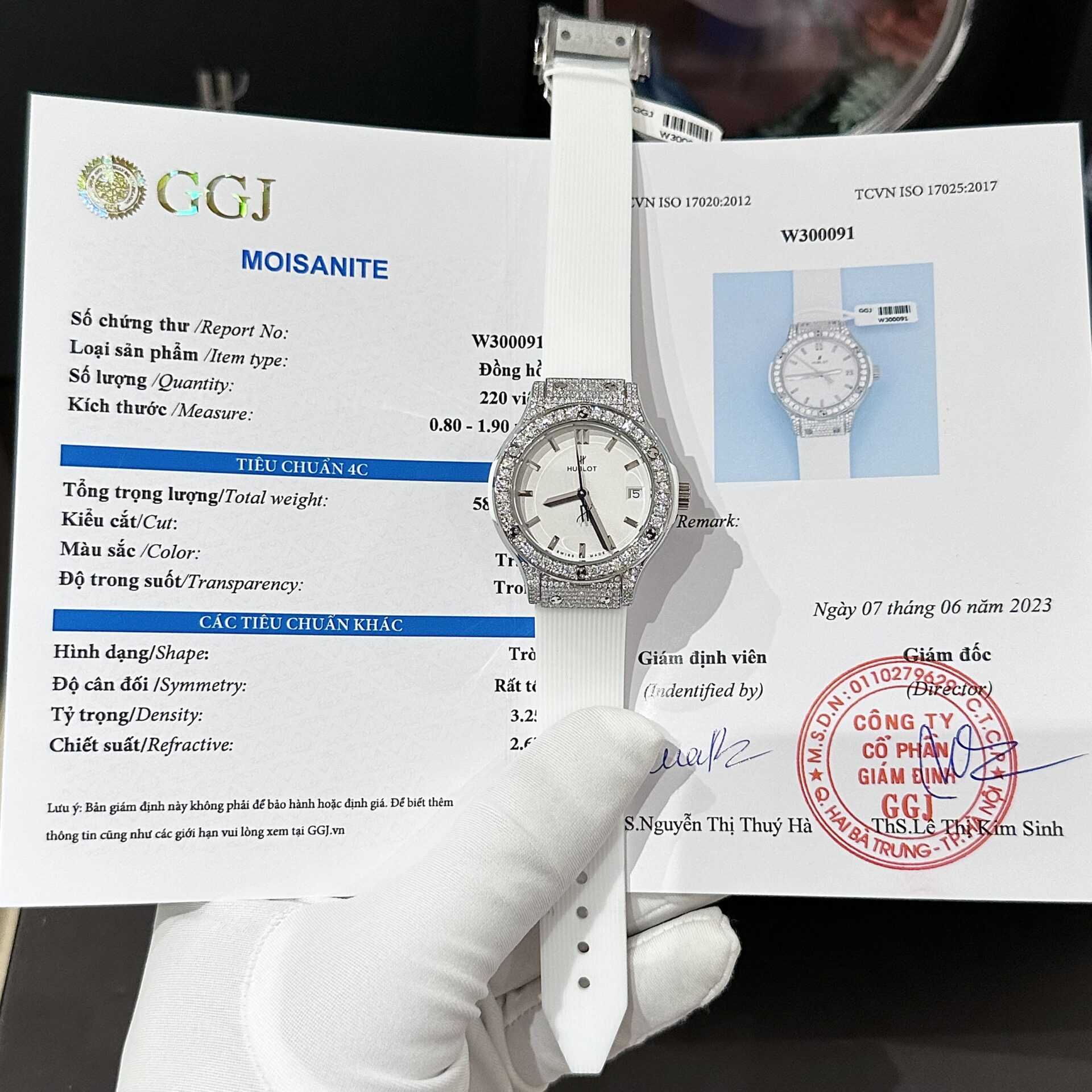 3897F3B0-3FF7-3142-F8F8-38CEF6CD90C1.jpg Hublot Classic Fusion Women s Best Replica Watch White Moissanite Diamond 33mm - Image 1