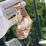 Vacheron Constantin Replica 11 Watch Overseas Tourbillon 6000V Rose Gold Plated Blue Dial 42.5mm - Image 5