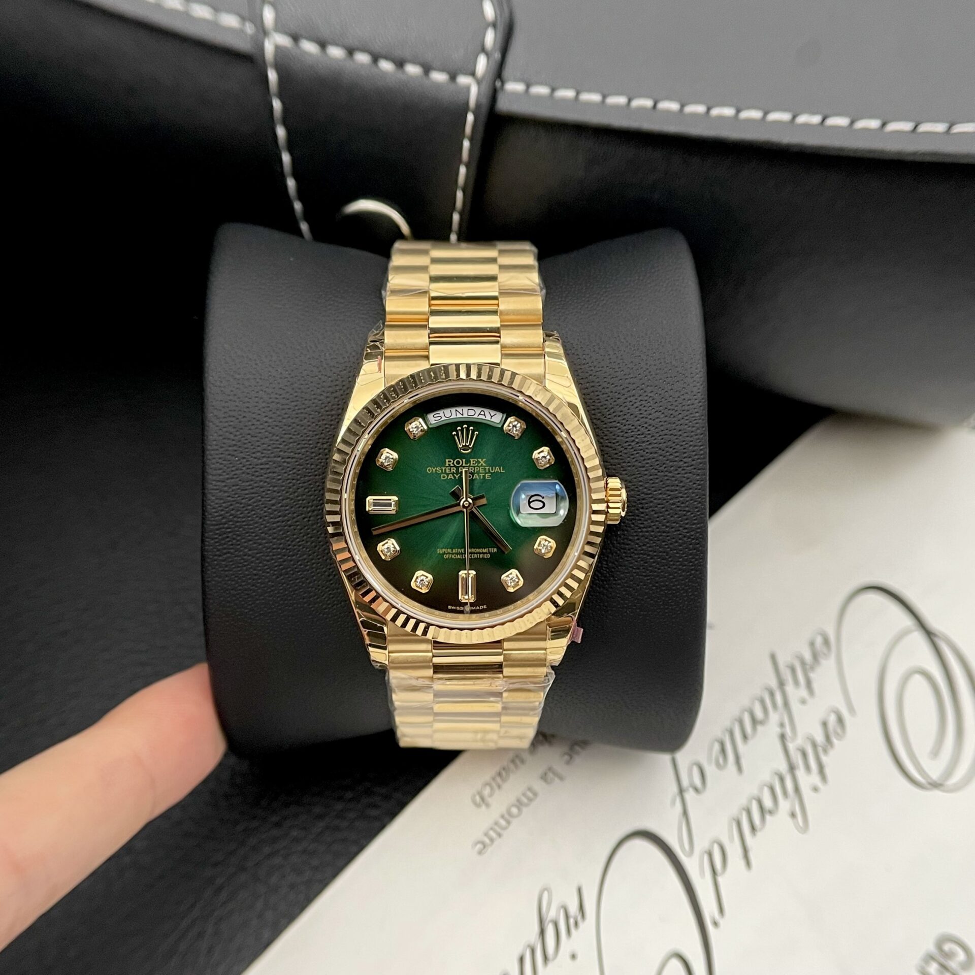 419E463F-E97C-0ACF-8058-30059E314345.jpg Rolex Day-Date Green Dial Gold Plated Best Replica Watch EW Factory 36mm - Image 1