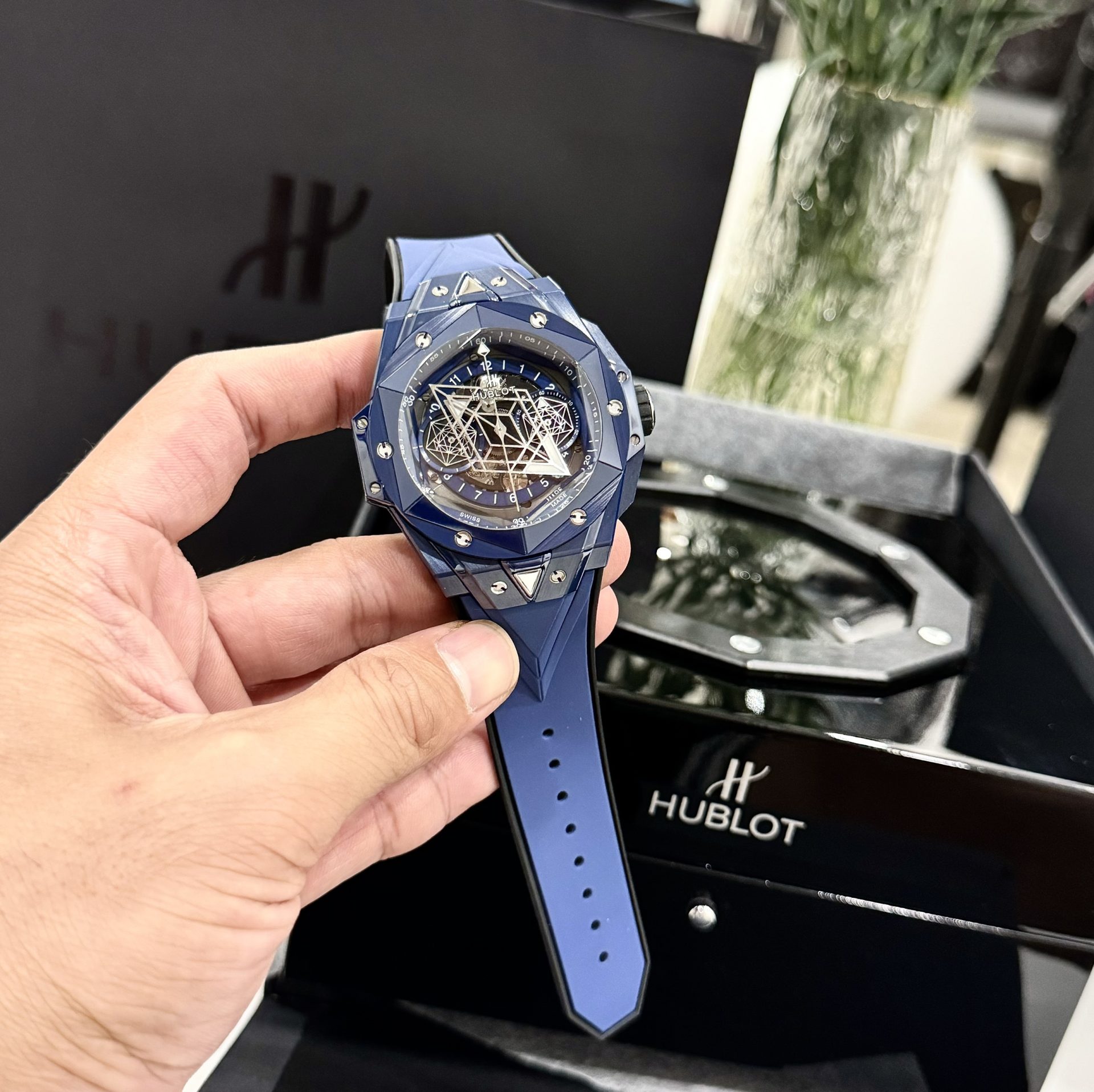 41E16EAC-60EE-A933-D8D3-17ECC347D3AC.jpg Hublot Replica 1:1 Watch Big Bang Sang Bleu ll Blue Ceramic Case Factory BBF 45mm - Image 1