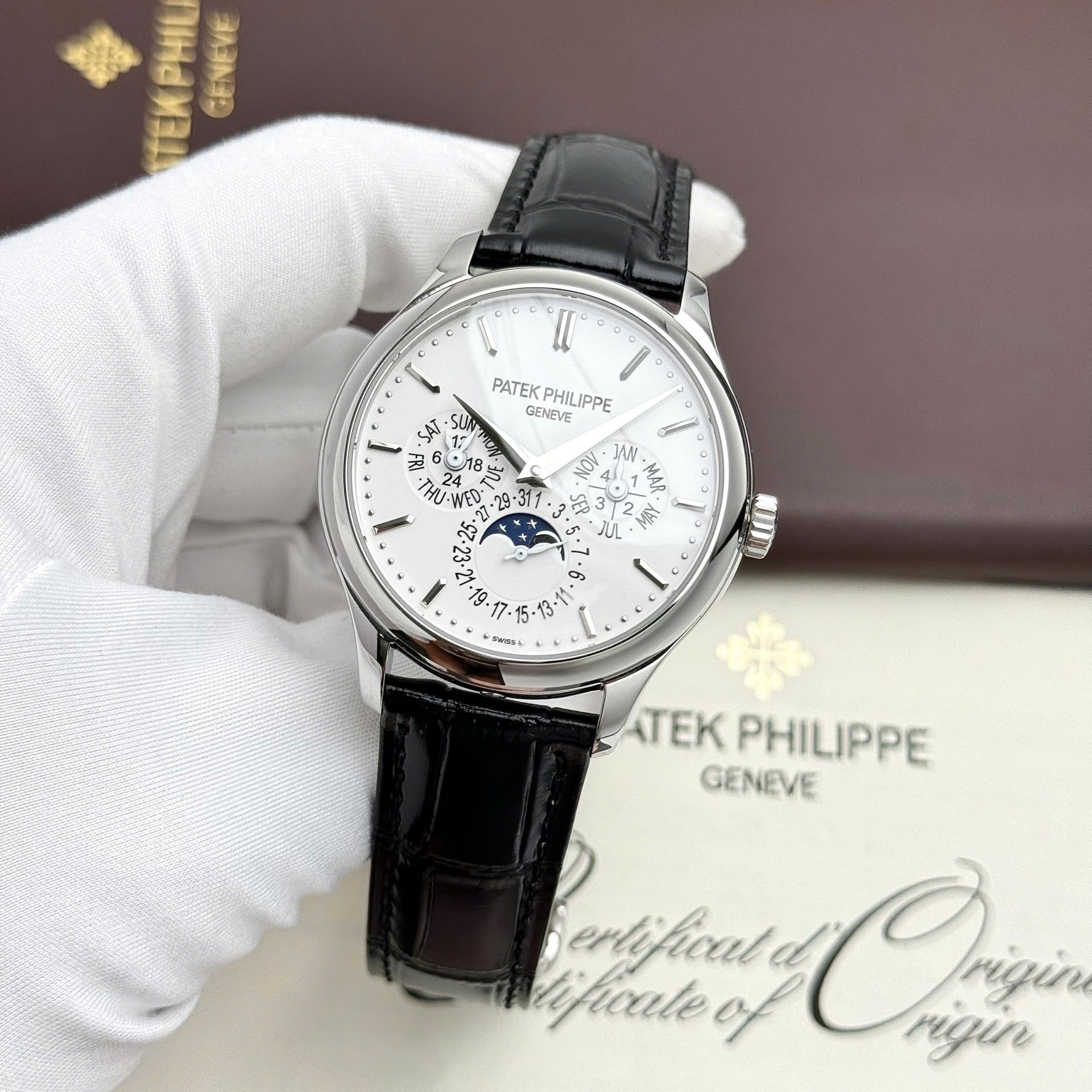 42B93A56-0D13-D190-5D23-0CC41F7C2D81.jpg Patek Philippe Best Replica Watches Grand Complications 5327G Automatic Movement White Dial 40mm - Image 1
