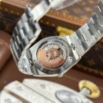 Vacheron Constantin Overseas Ultra-Thin 2000V Knock Off Watches White Dial Metal Wire 8F Factory 40mm - Image 11