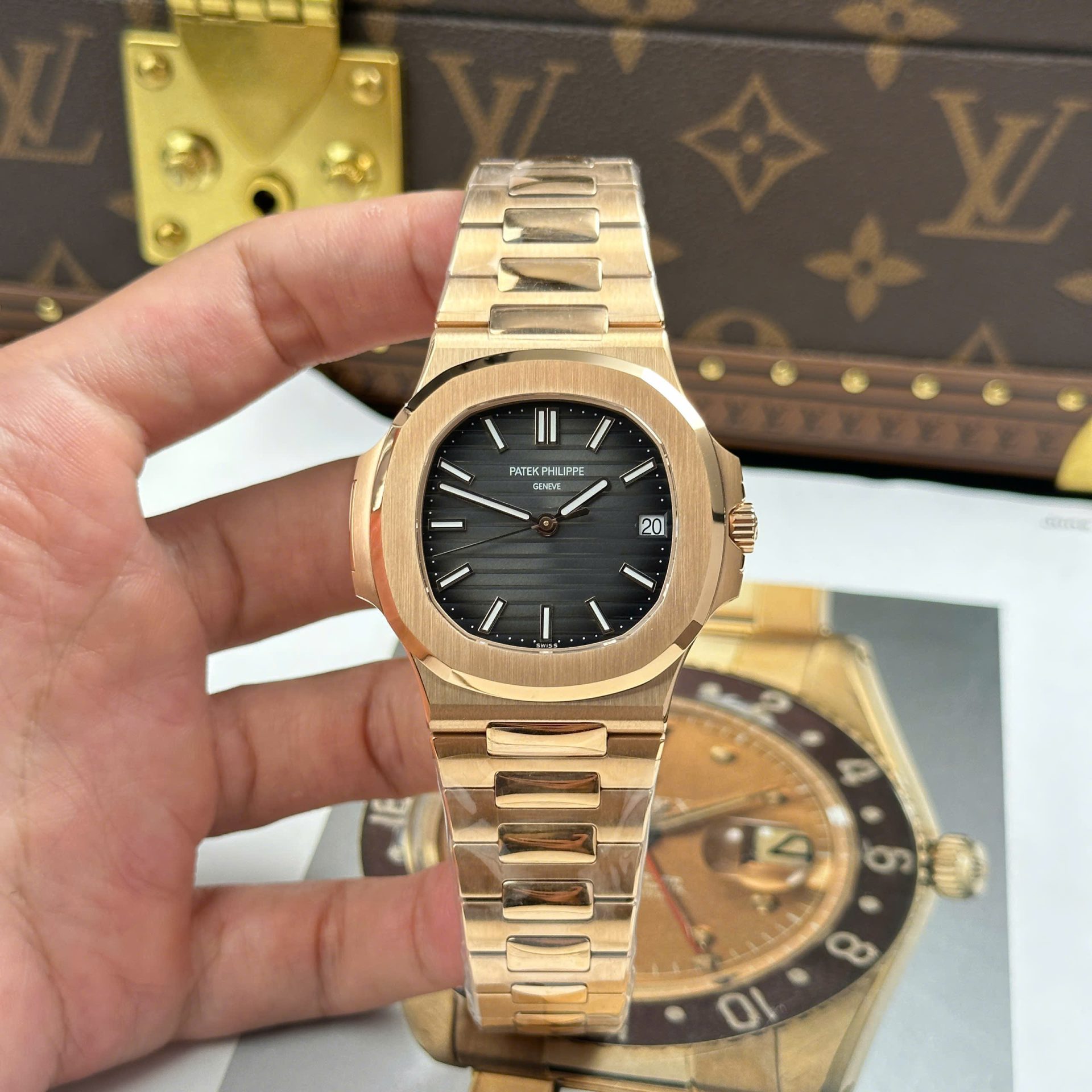5ADCEC14-8F96-8C98-9DD5-351EB882335B.jpg Patek Philippe Nautilus 5711 Knock Off Watches Gray Dial Automatic Movement 3K Factory 40mm - Image 1