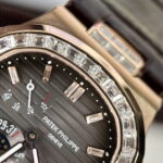 Patek Philippe Replica Watch Nautilus 5724 Gold-Wrapped With Moissanite Diamond ZF Factory 40mm - Image 4