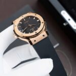 Hublot Classic Fusion King Gold Black Dial Copies Watches Movement SW300 Rubber Strap 42mm - Image 3
