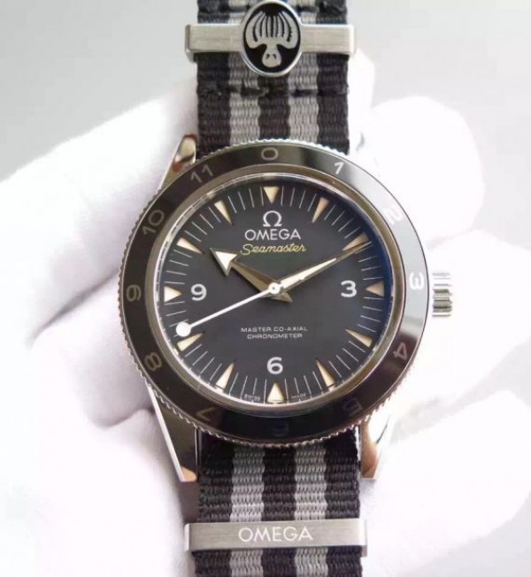 7C6039A3-EB72-A3C7-9D0F-F39B15104102.jpg Replica Omega XF Seamster 300 Spectre Limited Edition Big Octopus Nylon Strap A8400 - Image 1