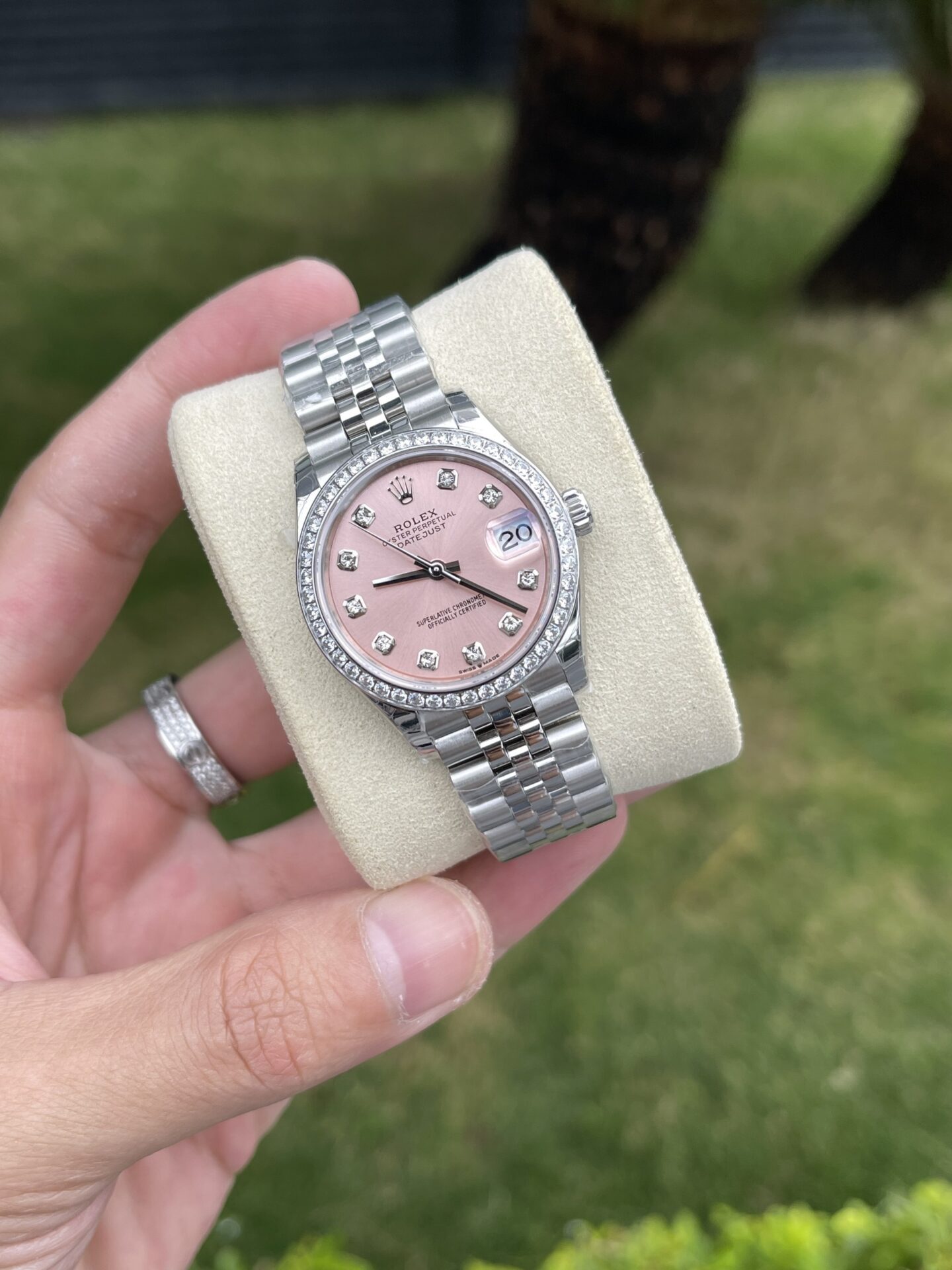 7F612B97-2A13-2526-F11C-793C9606AE5D.jpg Rolex Rep 11 Watch DateJust With Diamond Bezel Pink Dial EW Factory 31mm - Image 1
