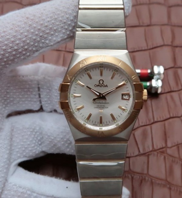87DF6B3E-69D5-C58B-2FA7-E7F9B91B4895.jpg Replica Omega V6 Constellation 35mm White Dial YG Bezel SS Bracelet A2500 - Image 1