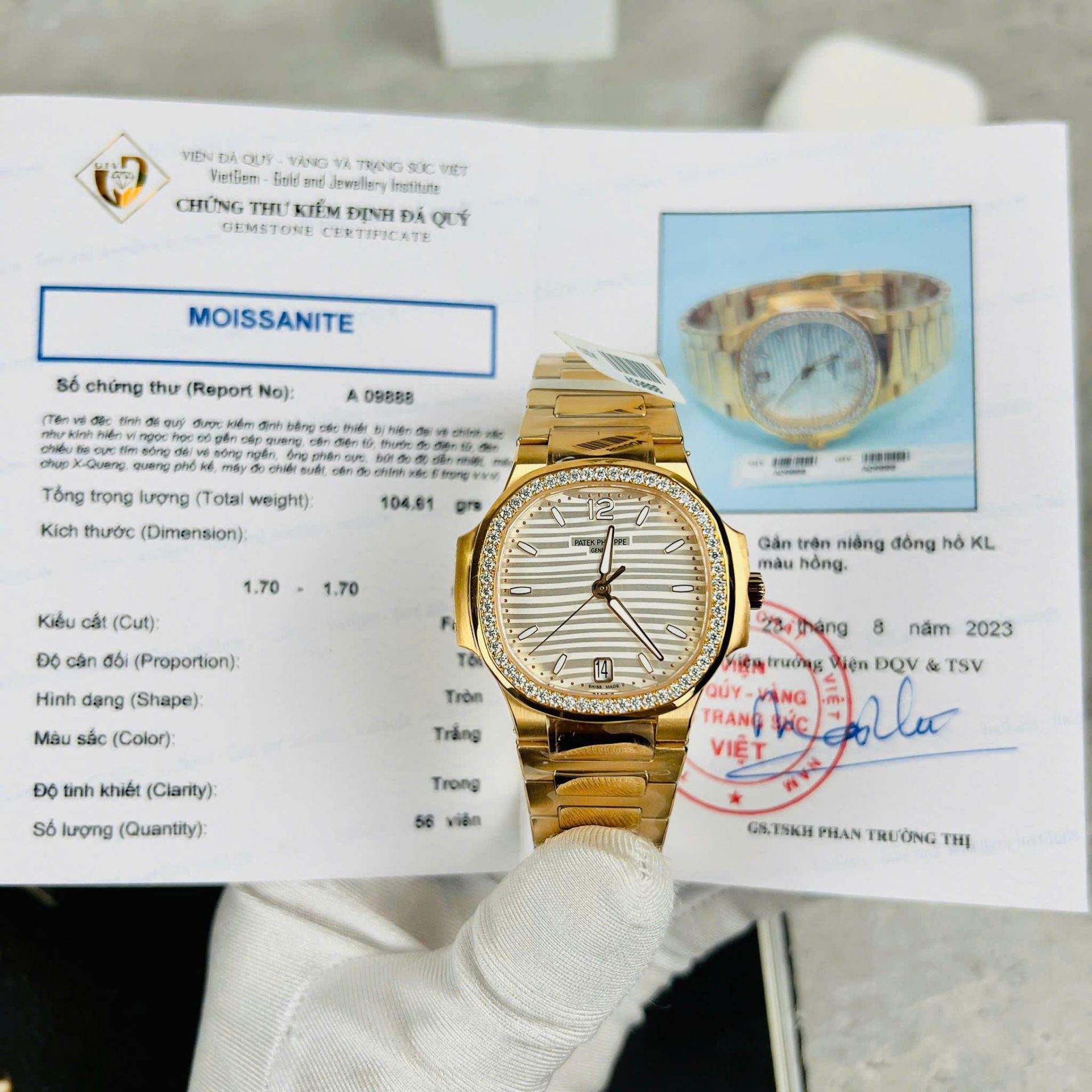 8B85CB29-75C7-DE66-6AEA-B7A401EF879C.jpg Patek Philippe Nautilus 7118 Best Replica Watches White Dial Bezel Moissanite Diamonds 35.2mm - Image 1