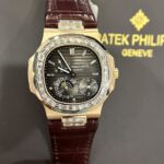 Patek Philippe Replica 1:1 Watch Nautilus 5724 18K Solid Gold With Natural Diamonds 40mm - Image 2