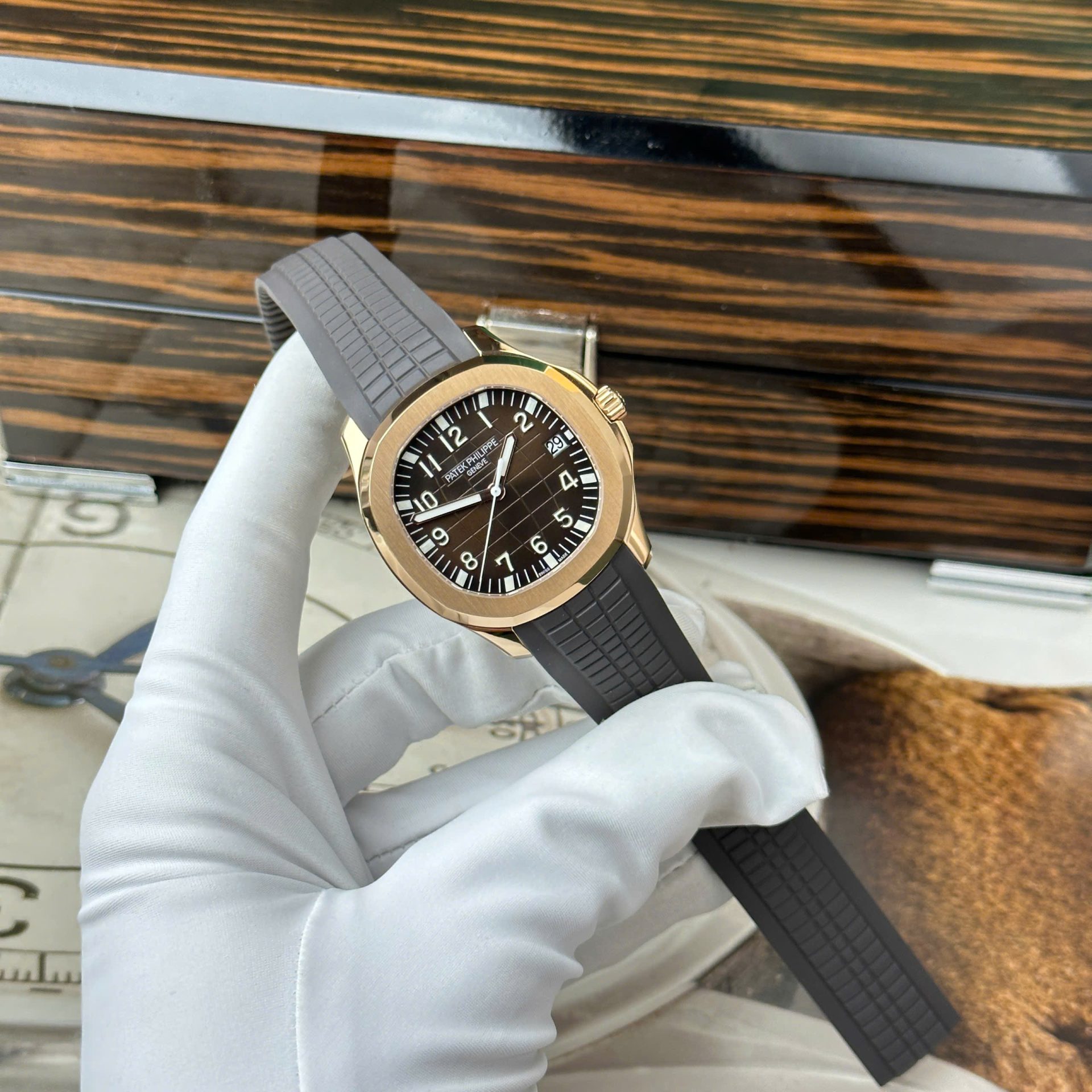 9A4E2062-B7BA-D127-9C7A-8563A5378F7B.jpg Patek Philippe Aquanaut 5167R Best Replica Watch Custom Like Auth 40mm - Image 1