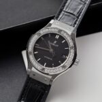 Hublot Replica 1:1 Watch Classic Fusion Black Moissanite Diamonds Factory HB 42mm - Image 2
