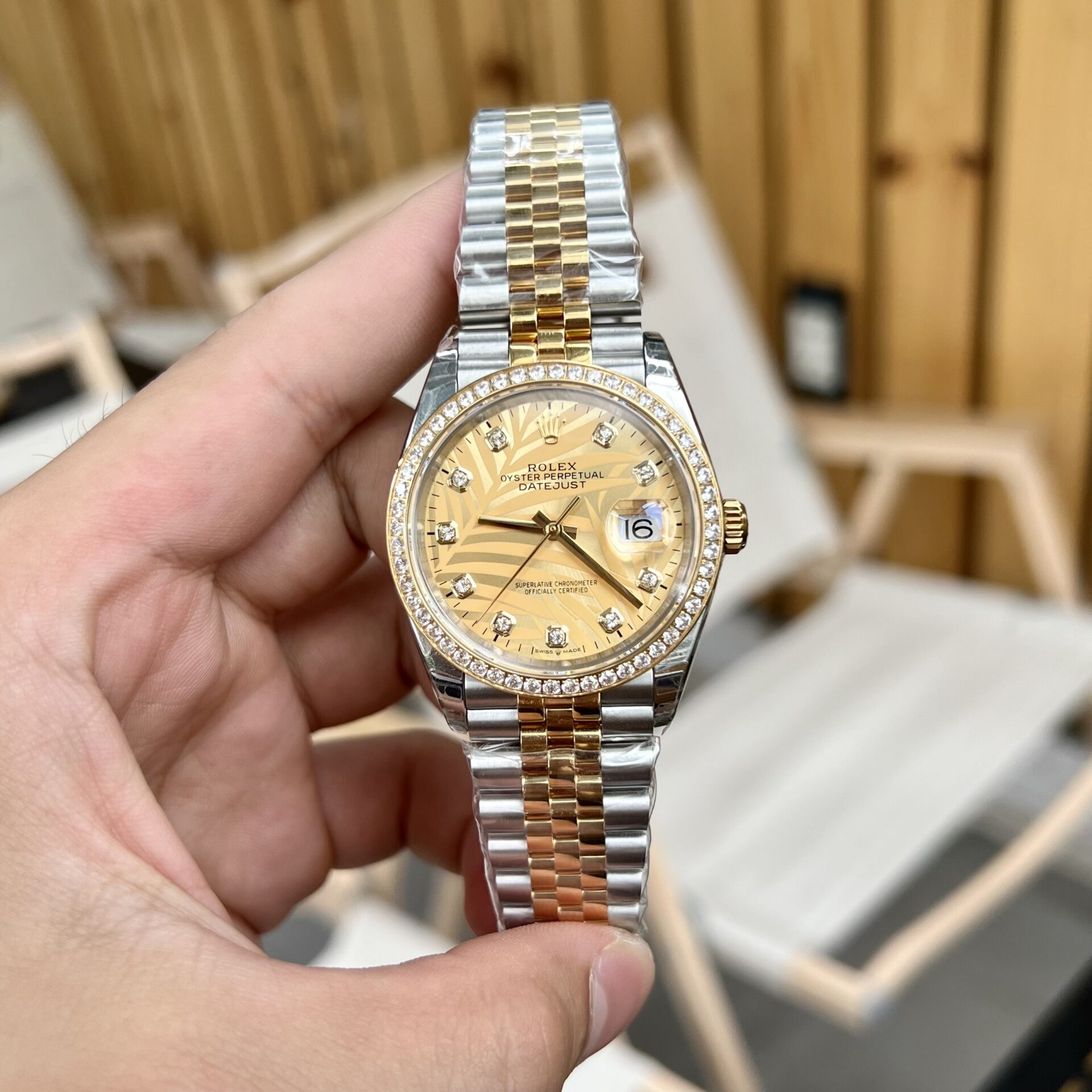 9DFCCAD6-5809-0969-4709-C4A1826A9B51.jpg Rolex DateJust 126283RBR Palm Leaf Dial Gold Rep 11 Watch 36-41mm - Image 1