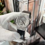 Hublot Classic Fusion With Moissanite Replica Watch Leather Strap 42mm - Image 2
