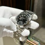 Vacheron Constantin Replica 1:1 Watch Overseas 7900V Dual Time Black Dial 41mm - Image 3