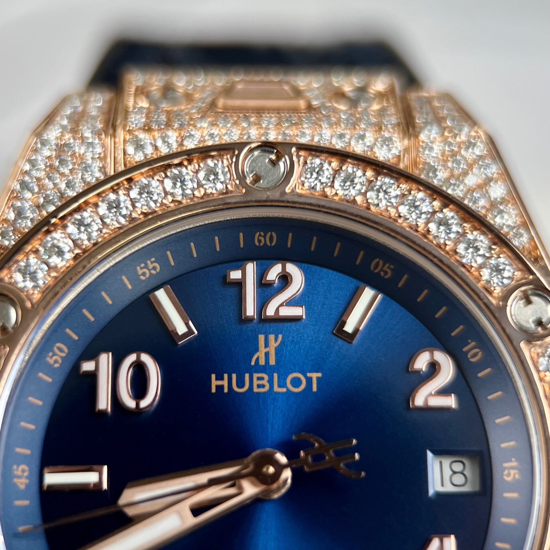 A3B9B327-0744-3EA5-20AB-4446BCE0B210.jpg Hublot Big Bang One Click Replica Watch Blue Dial With Moissanite Diamond 39mm - Image 1