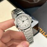 Patek Philippe Replica 1:1 Watch Nautilus 7010 Highest Quality for Women 32mm - Image 2