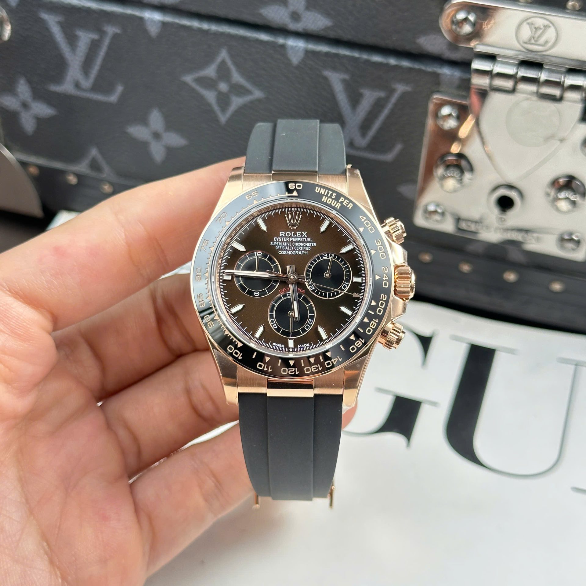 BE45014F-9336-E5AC-F25A-ED01ED19AAF5.jpg Rolex Cosmograph Daytona 126515 Fake Watches Chocolate Dial Rubber Strap THB Factory 40mm - Image 1