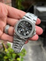 Patek Philippe Replica Watch Nautilus 5712 Metal Strap Gray Dial Factory GR 40mm - Image 3