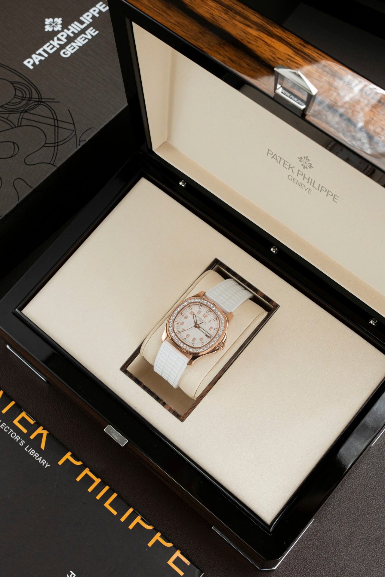 C16C2AFC-5EB8-25B5-D78B-5F540E68ED40.jpg Patek Philippe Aquanaut 5067 ???nh ??? N? Replica Cao C?p Nh?? M??y PPF 35.6mm - Image 1