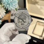 Hublot Replica 1:1 Watch Classic Fusion Skull Full Diamond Moissanite 42mm - Image 2