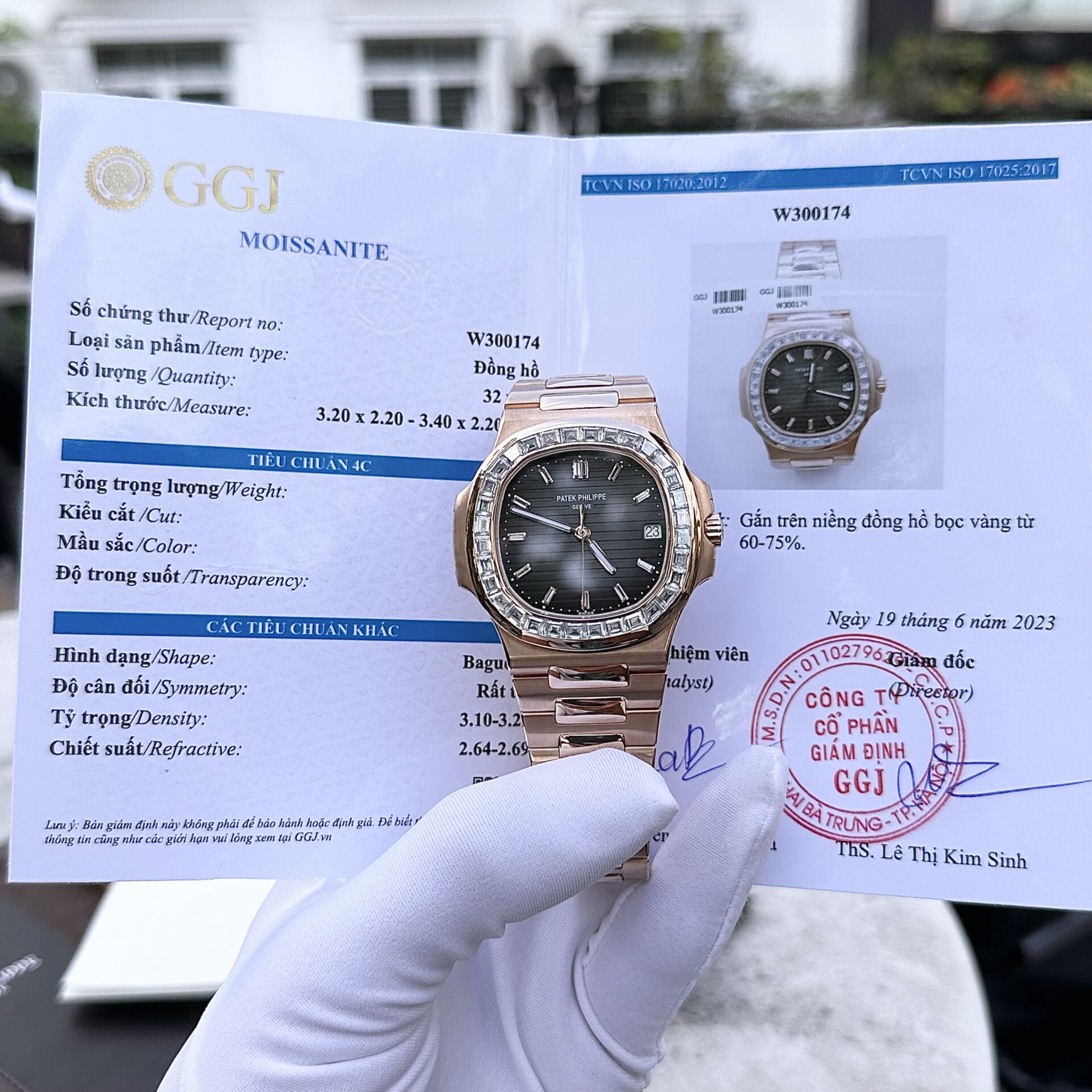 CAF09647-1125-9DE4-C675-6B4995701671.jpg Patek Philippe Nautilus 5723 Gold Wrapped With Moissanite Baguette Diamonds 3K 40mm - Image 1