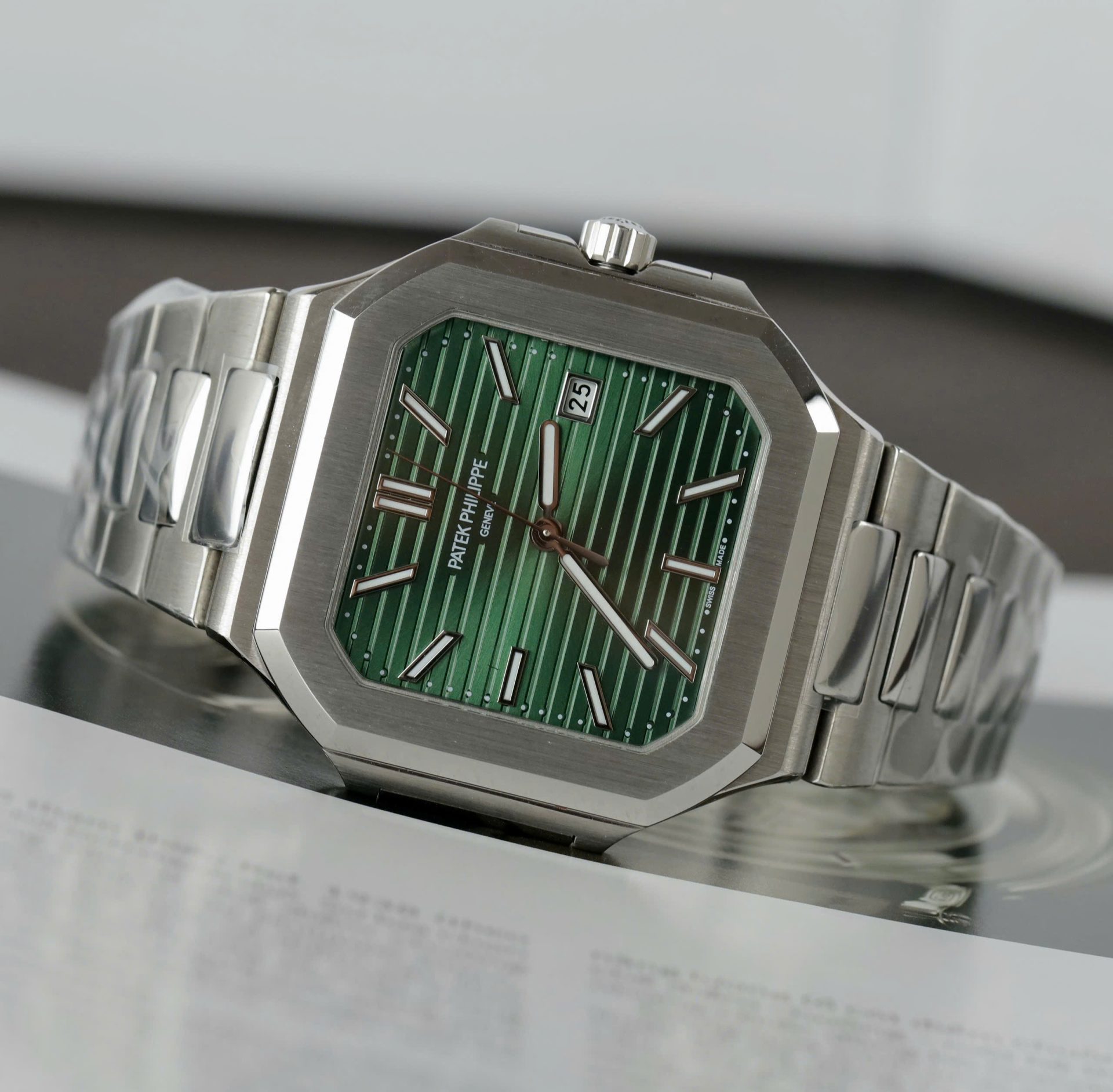 CE2AD4E7-BCB4-2D41-1BAF-8A9EA27F5287.jpg Patek Philippe Cubitus 5821 Replica 11 Watches Green Dial Metal Wire 45mm - Image 1