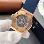 Hublot Replica 1:1 Watch Classic Fusion King Gold With Moissanite Diamonds Blue 42mm - Image 6