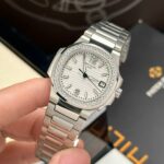 Patek Philippe Replica 1:1 Watch Nautilus 7010 Highest Quality for Women 32mm - Image 3