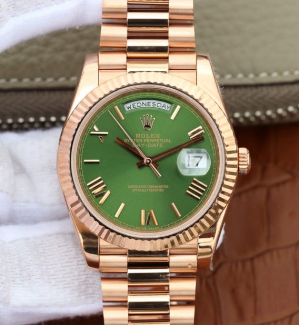 D25CD772-3534-E257-ED96-7EFCA887A7A5.jpg Replica Rolex Day-Date 40mm 228235 RG Noob Green Dial Roman Markers RG Bracelet A3255 - Image 1