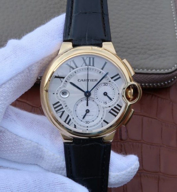 D5BEEF91-44EE-3D69-AF35-7AB114B705E6.jpg Replica Cartier Ballon Bleu De Cartier Chrono 47mm YG White Dial Leather Strap A8101 - Image 1