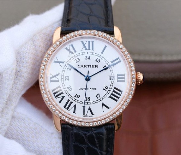 D88718AA-AFB7-A8E1-8197-6A8EC01517E9.jpg Replica Cartier Ronde De Cartier RG White Dial Diamonds Bezel Croco Strap A2892 - Image 1