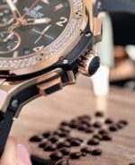 Hublot Replica 1:1 Watch Stone Bezel Big Bang Chronograph King Gold 44mm - Image 5