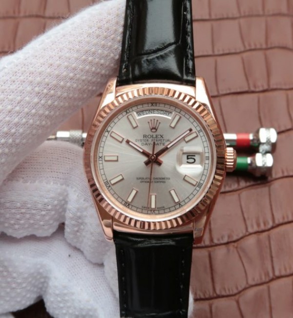 DADDE6FA-2249-8B28-C4FF-4FCB492F4BC0.jpg Replica Rolex Day-Date 118135 RG Silver Dial Black Leather Strap A2836 - Image 1